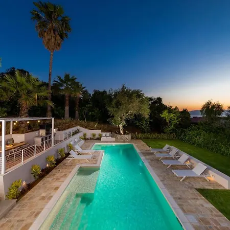 Ionian Garden - Sol * Benitses (Corfu)